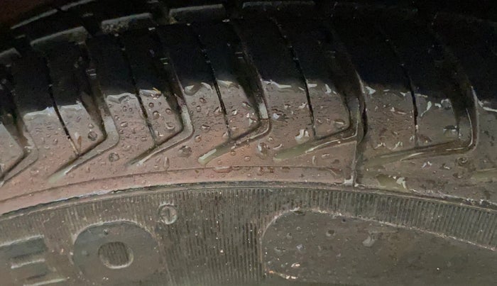 2018 Hyundai Eon ERA +, Petrol, Manual, 42,771 km, Left Front Tyre Tread