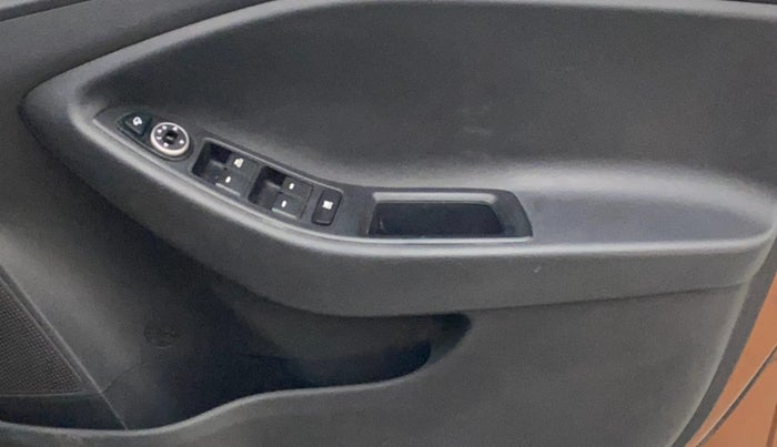 2015 Hyundai i20 Active 1.2 S, Petrol, Manual, 39,448 km, Driver Side Door Panels Control