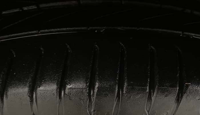 2022 KIA CARENS PRESTIGE PLUS 1.5 DIESEL 7 STR, Diesel, Manual, 1,15,064 km, Left Front Tyre Tread