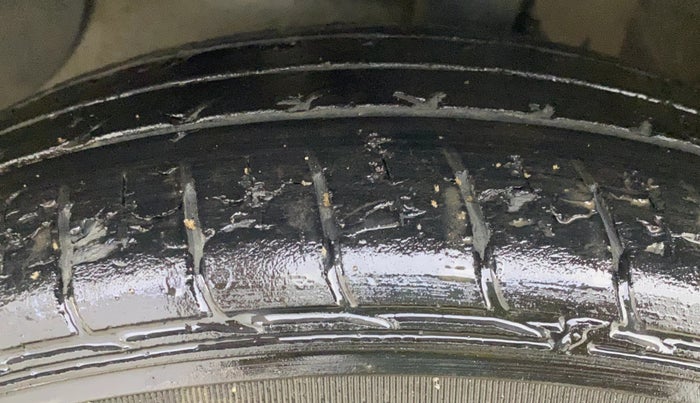 2020 Hyundai GRAND I10 NIOS MAGNA CORPORATE EDITION 1.2 KAPPA VTVT, Petrol, Manual, 46,613 km, Left Front Tyre Tread