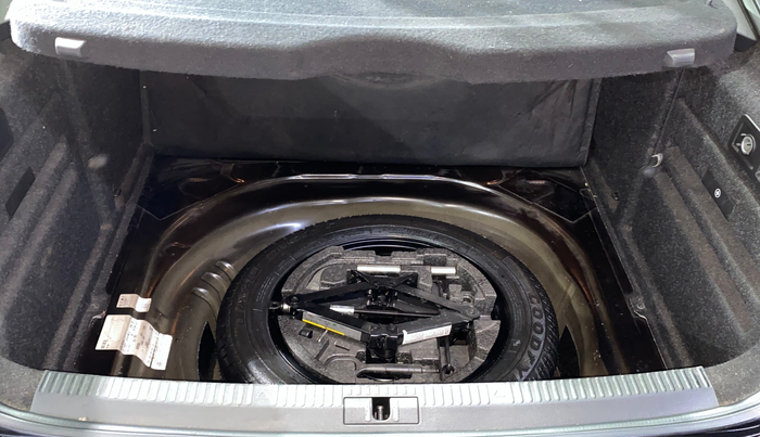 2016 Skoda Superb L&K 1.8 TSI AT, Petrol, Automatic, 28,278 km, Boot Inside