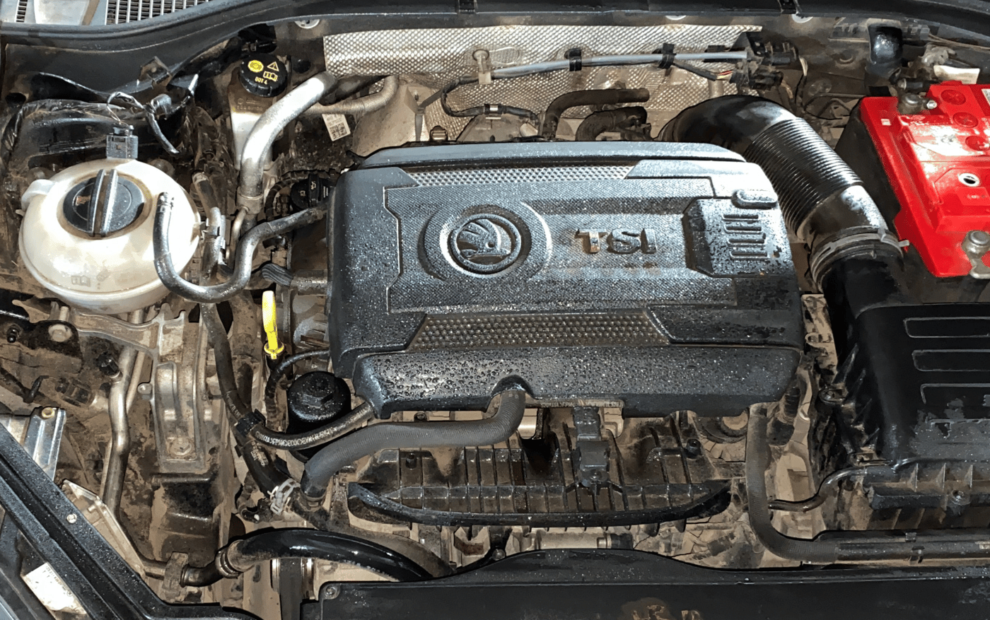 2016 Skoda Superb L&K 1.8 TSI AT, Petrol, Automatic, 28,278 km, Engine View - Right