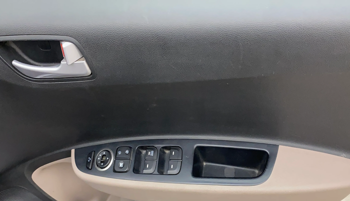 2018 Hyundai Grand i10 SPORTZ (O) 1.2 KAPPA VTVT, Petrol, Manual, 30,999 km, Driver Side Door Panels Control