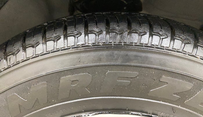 2013 Hyundai i10 SPORTZ 1.2, Petrol, Manual, 5,732 km, Right Front Tyre Tread