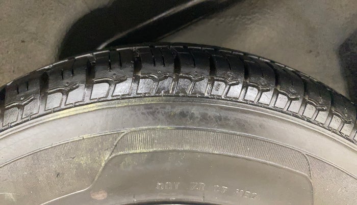 2013 Hyundai i10 SPORTZ 1.2, Petrol, Manual, 5,732 km, Left Rear Tyre Tread