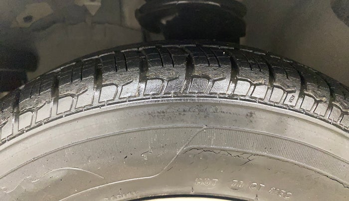 2013 Hyundai i10 SPORTZ 1.2, Petrol, Manual, 5,732 km, Left Front Tyre Tread