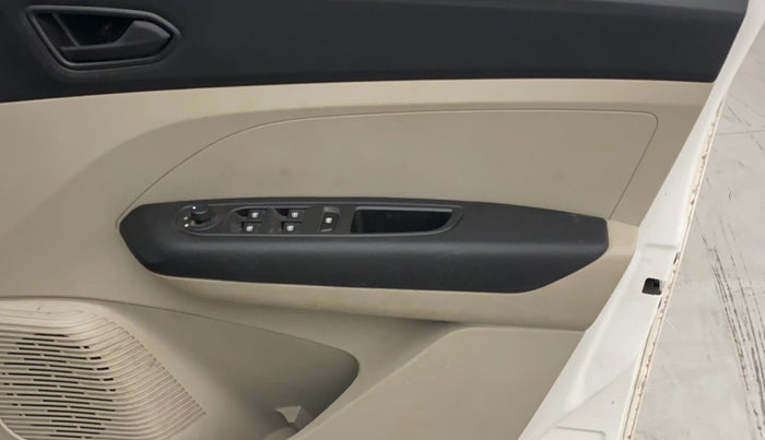 2024 Renault TRIBER RXT, Petrol, Manual, 8,408 km, Driver Side Door Panels Control