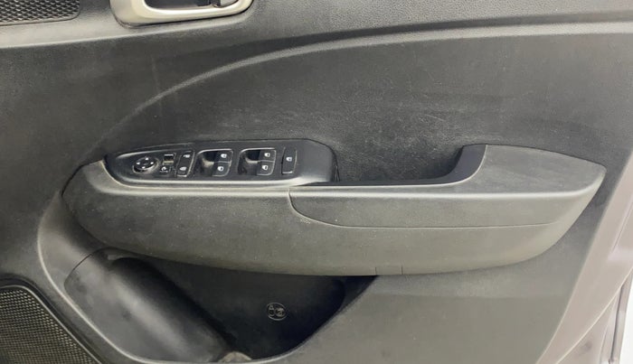 2019 Hyundai VENUE SX PLUS 1.0 TURBO DCT, Petrol, Automatic, 70,973 km, Driver Side Door Panels Control