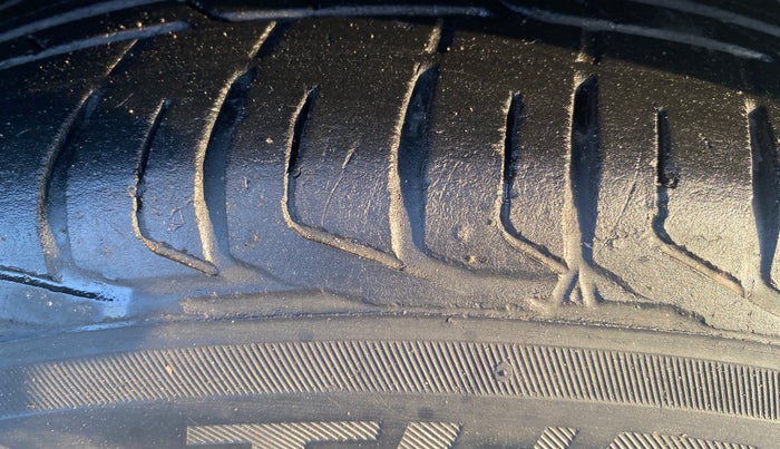 2020 KIA SONET GTX PLUS 1.0 DCT, Petrol, Automatic, 79,259 km, Right Front Tyre Tread