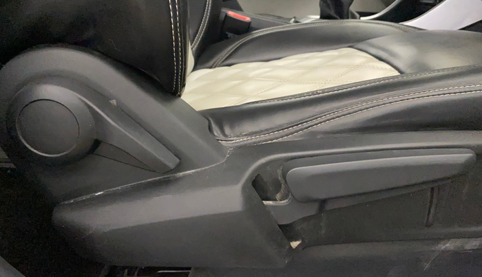 2024 Tata ALTROZ XZ PLUS SUNROOF CNG, CNG, Manual, 36,008 km, Driver Side Adjustment Panel