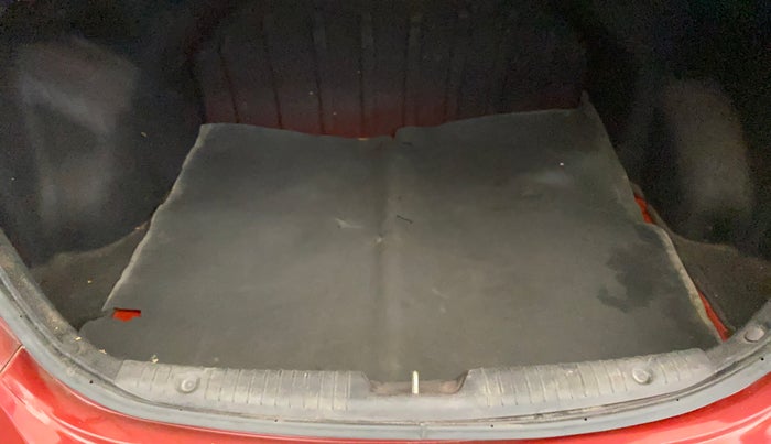 2015 Hyundai Verna FLUIDIC 4S 1.6 VTVT S(O), Petrol, Manual, 42,595 km, Boot Inside