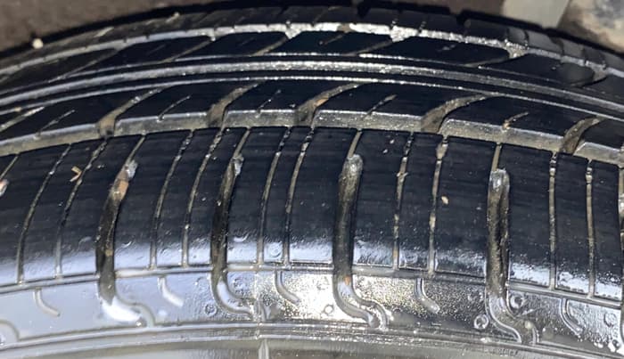 2015 Maruti Baleno DELTA PETROL 1.2, Petrol, Manual, 68,782 km, Left Rear Tyre Tread