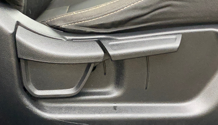 2022 Hyundai NEW I20 ASTA (O) 1.2 MT, Petrol, Manual, 37,724 km, Driver Side Adjustment Panel