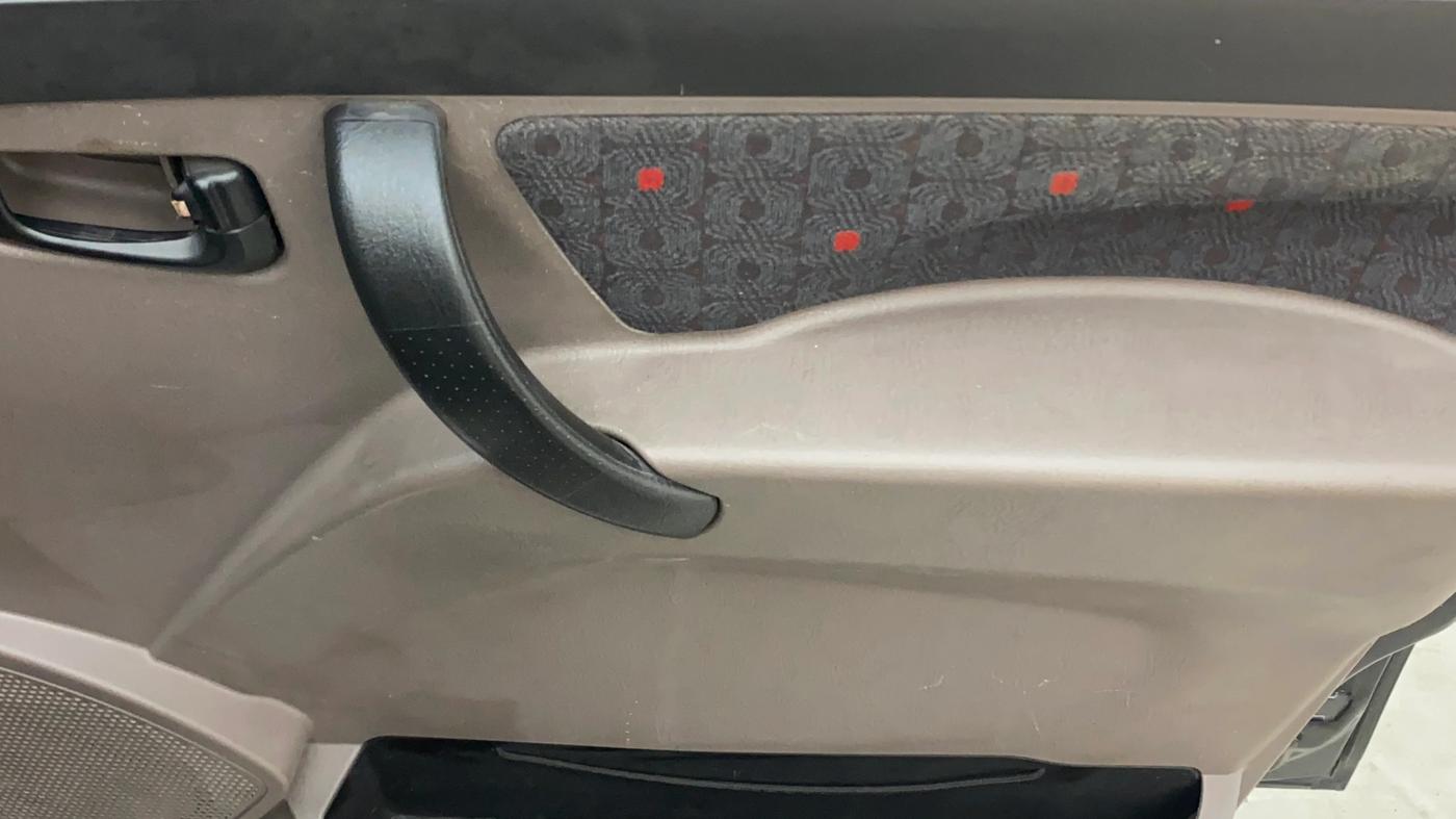 2013 Mahindra Scorpio VLX 2WD AIRBAG, Diesel, Manual, 1,44,902 km, Driver Side Door Panels Control
