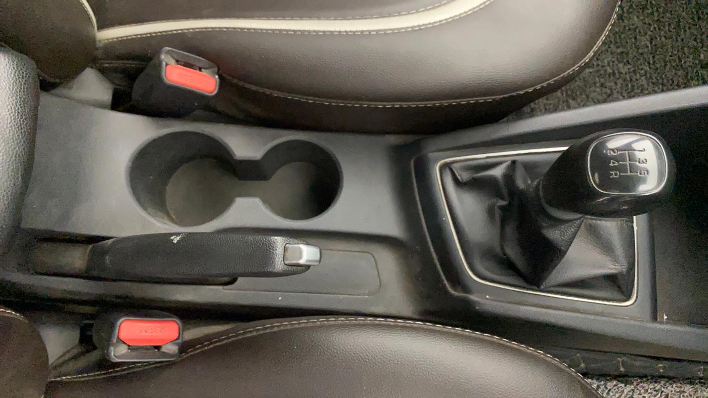 2019 Hyundai Elite i20 MAGNA PLUS 1.2, Petrol, Manual, 72,585 km, Gear Lever