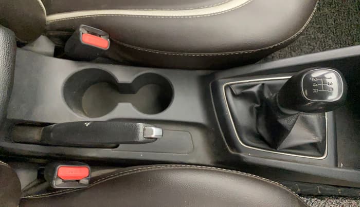 2019 Hyundai Elite i20 MAGNA PLUS 1.2, Petrol, Manual, 72,585 km, Gear Lever
