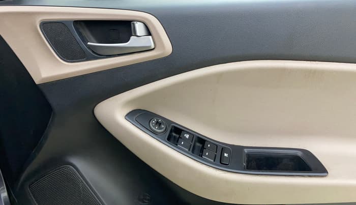 2019 Hyundai Elite i20 MAGNA PLUS 1.2, Petrol, Manual, 72,585 km, Driver Side Door Panels Control