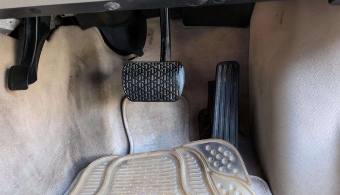 2013 Mercedes Benz E Class E 200 CGI, Petrol, Automatic, 40,546 km, Pedals