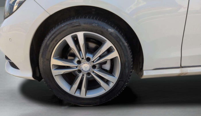 2013 Mercedes Benz E Class E 200 CGI, Petrol, Automatic, 40,546 km, Left Front Wheel
