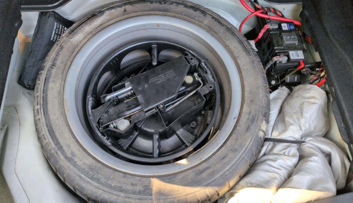 2013 Mercedes Benz E Class E 200 CGI, Petrol, Automatic, 40,546 km, Spare Tyre