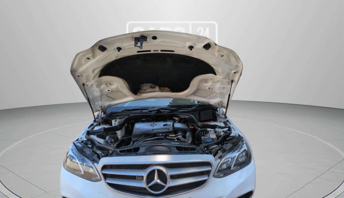 2013 Mercedes Benz E Class E 200 CGI, Petrol, Automatic, 40,546 km, Open Bonet