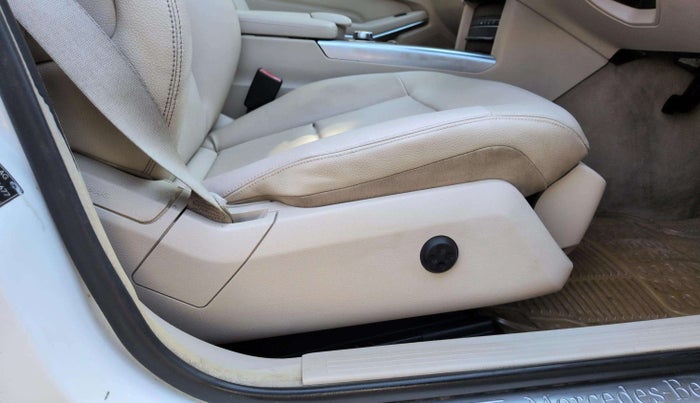 2013 Mercedes Benz E Class E 200 CGI, Petrol, Automatic, 40,546 km, Driver Side Adjustment Panel