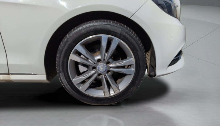 2013 Mercedes Benz E Class E 200 CGI, Petrol, Automatic, 40,546 km, Right Front Wheel