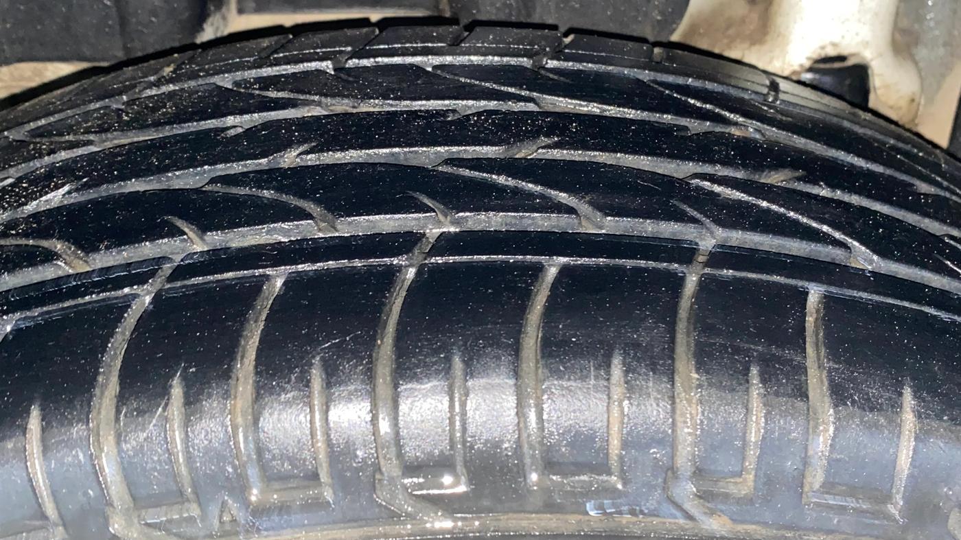 2021 Mahindra XUV300 W6 1.5 DIESEL AMT, Diesel, Automatic, 94,620 km, Right Rear Tyre Tread