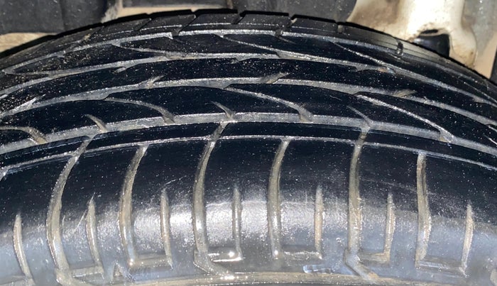 2021 Mahindra XUV300 W6 1.5 DIESEL AMT, Diesel, Automatic, 94,572 km, Right Rear Tyre Tread