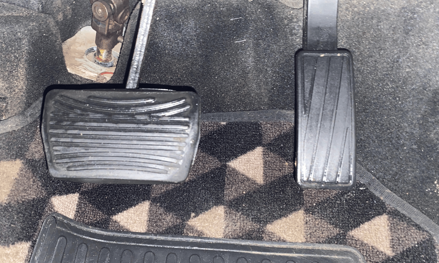 2021 Mahindra XUV300 W6 1.5 DIESEL AMT, Diesel, Automatic, 94,620 km, Pedals
