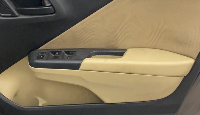 2014 Honda City 1.5L I-VTEC V MT, Petrol, Manual, 1,17,962 km, Driver Side Door Panels Control