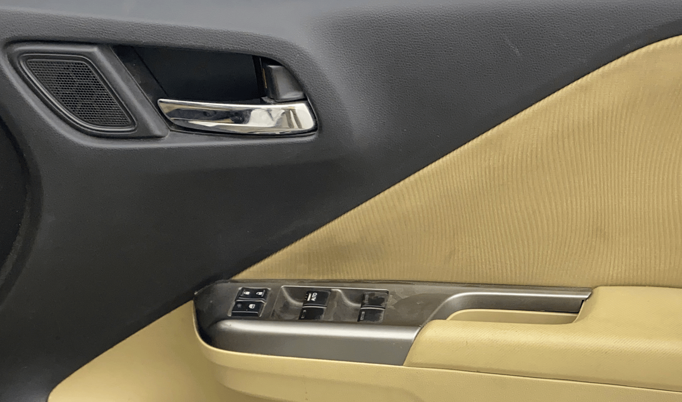 2016 Honda City 1.5L I-DTEC V, Diesel, Manual, 1,12,290 km, Driver Side Door Panels Control