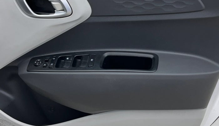 2023 Hyundai GRAND I10 NIOS SPORTZ 1.2 KAPPA VTVT, CNG, Manual, 31,918 km, Driver Side Door Panels Control