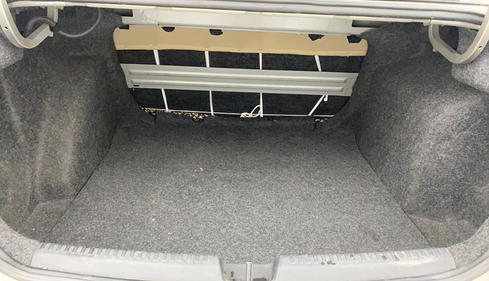 2017 Skoda Rapid AMBITION 1.6 MPI AT, Petrol, Automatic, 1,20,361 km, Boot Inside