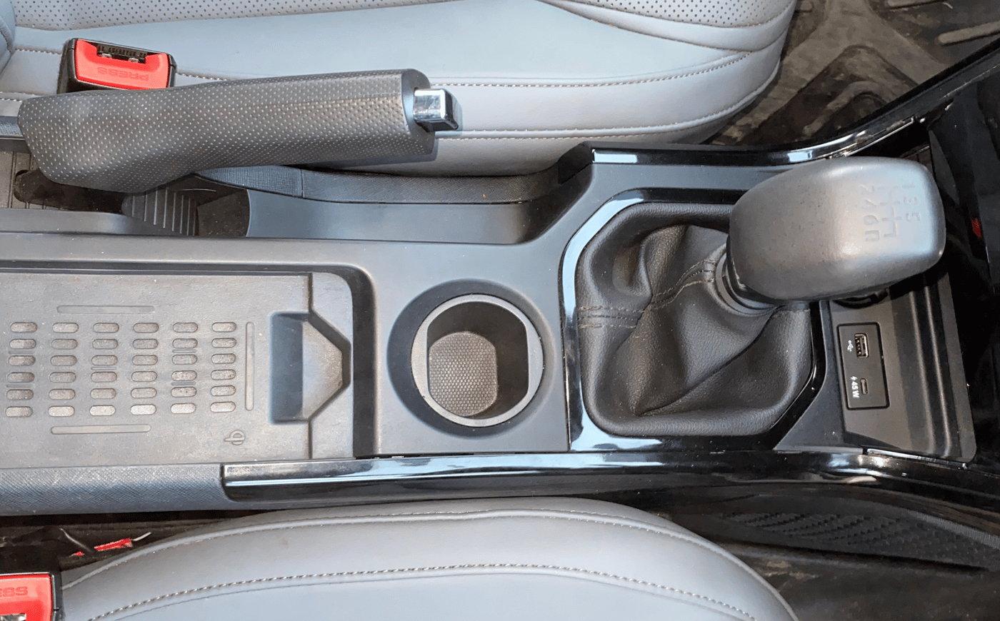 2025 Tata NEXON Fearless Plus (PS) 1.2 iCNG 6MT Dual Tone, CNG, Manual, 8,858 km, Gear Lever