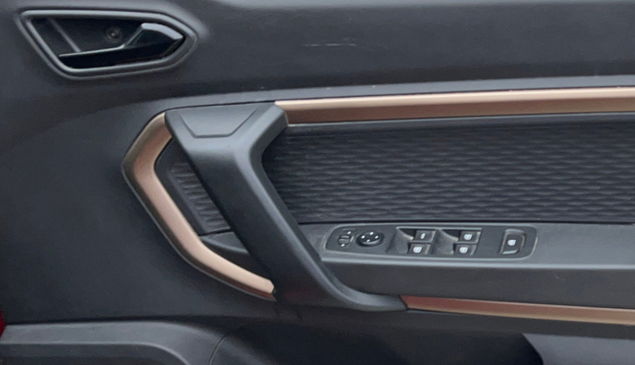 2023 Renault Kiger RXT (O) MT, Petrol, Manual, 23,310 km, Driver Side Door Panels Control