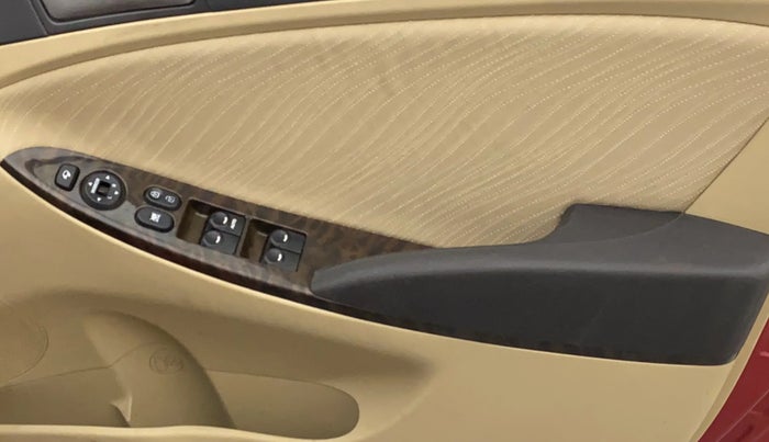 2016 Hyundai Verna 1.6 VTVT SX, Petrol, Manual, 31,268 km, Driver Side Door Panels Control