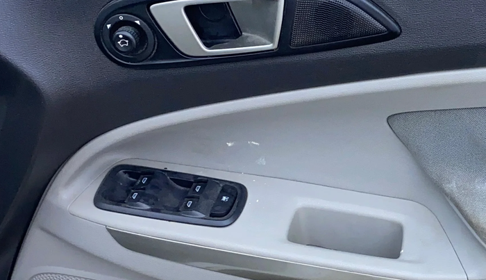 2016 Ford Ecosport TITANIUM 1.5L PETROL AT, Petrol, Automatic, 1,00,877 km, Driver Side Door Panels Control