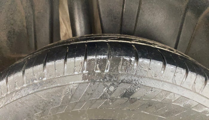 2021 Maruti Ertiga ZXI+ SHVS, Petrol, Manual, 21,258 km, Right Rear Tyre Tread