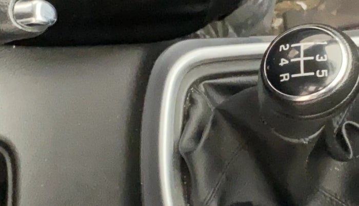 2022 Maruti S Cross ZETA 1.5, Petrol, Manual, 98,740 km, Gear Lever
