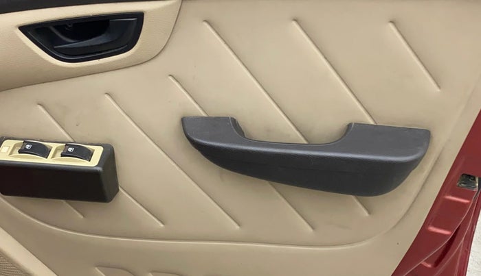 2013 Hyundai Eon D-LITE+, Petrol, Manual, 49,131 km, Driver Side Door Panels Control