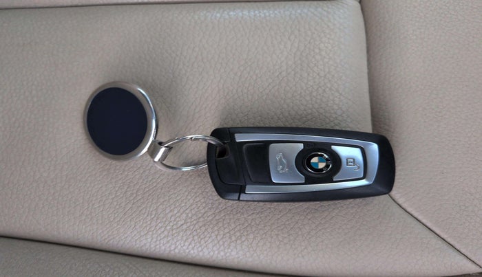 2016 BMW 3 Series 320d Luxury Line, Diesel, Automatic, 44,729 km, Key Close Up