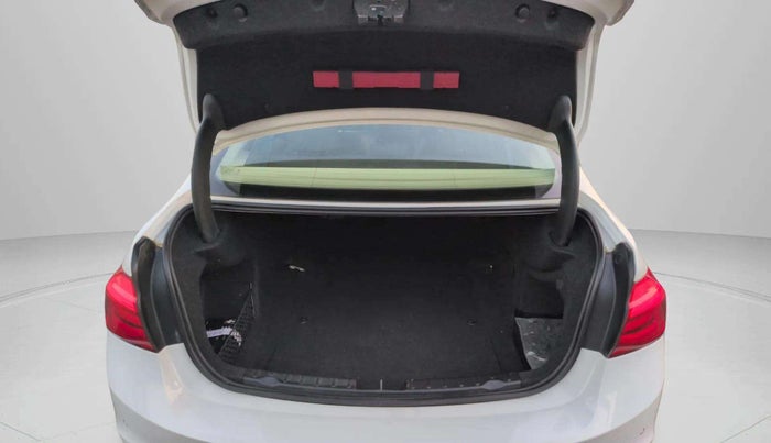 2016 BMW 3 Series 320d Luxury Line, Diesel, Automatic, 44,729 km, Boot Door Open