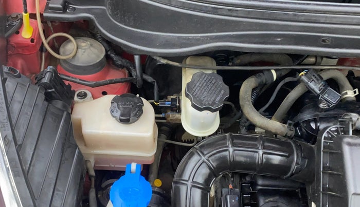 2017 Hyundai Eon MAGNA +, Petrol, Manual, 1,07,046 km, Engine View - Right