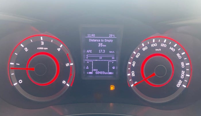 2023 Mahindra XUV300 W8 (O) 1.5 DIESEL, Diesel, Manual, 68,434 km, Odometer Image