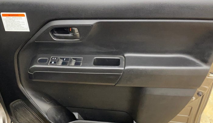 2021 Maruti New Wagon-R LXI CNG 1.0, CNG, Manual, 91,627 km, Driver Side Door Panels Control