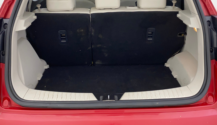 2019 Mahindra XUV300 W8 (O) 1.2 PETROL, Petrol, Manual, 47,794 km, Boot Inside