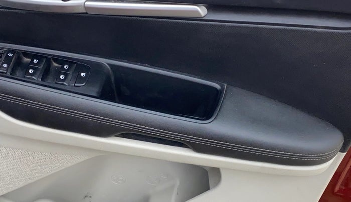 2021 KIA SONET HTX 1.0 IMT, Petrol, Manual, 61,182 km, Driver Side Door Panels Control