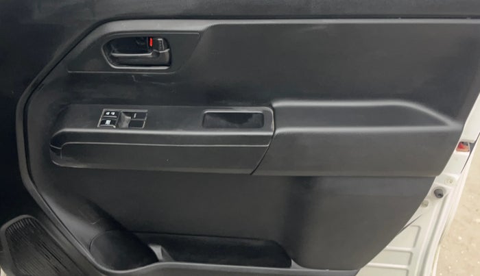 2022 Maruti New Wagon-R LXI 1.0, Petrol, Manual, 12,543 km, Driver Side Door Panels Control
