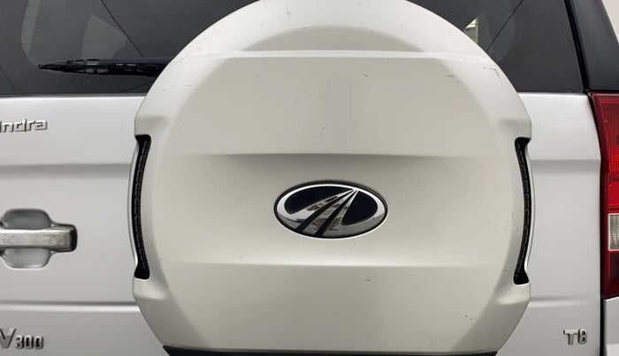 2016 Mahindra TUV300 T8, Diesel, Manual, 1,05,275 km, Spare Tyre